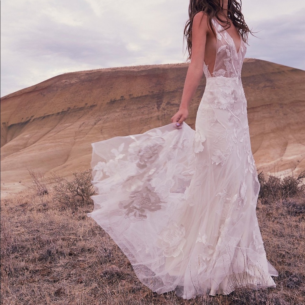 BHLDN Elegant Lace Wedding Dress in White